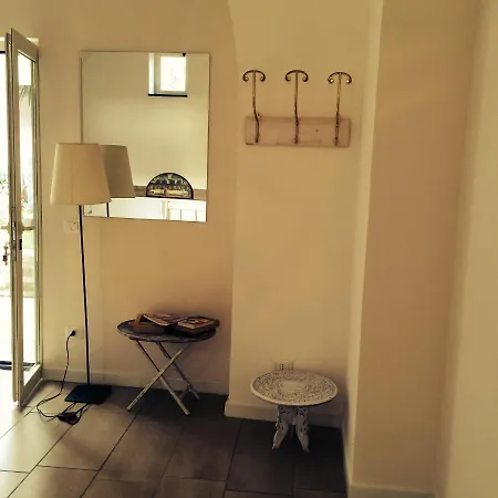 Beb Apartament Mirko * ポンペイ